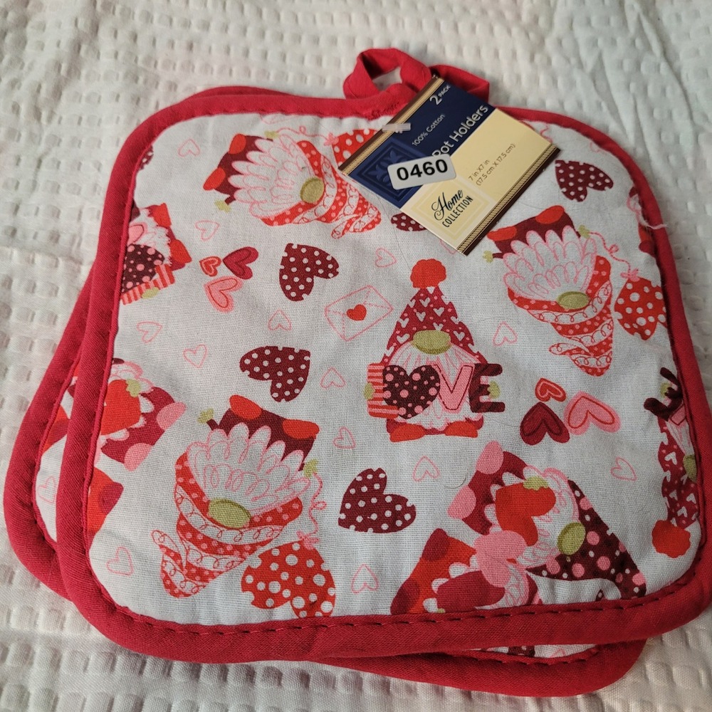 Home Collection Valentines Day Gnome Heart Pot Holders 2 Pack Red White 7x7 New